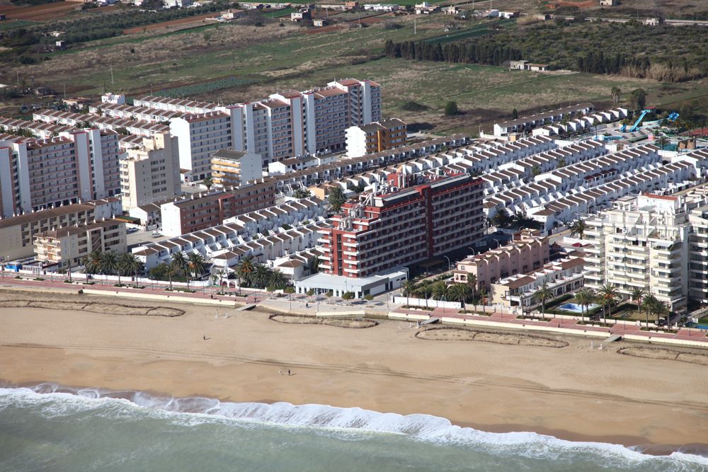 Hotel a primera línea de playa de Peñíscola - Acualandia