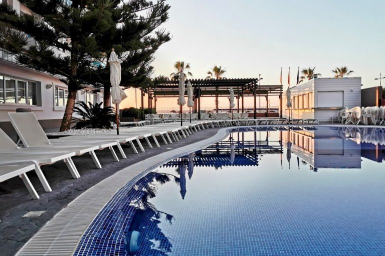 Aparthotel con piscina en Peñíscola - Acuazul