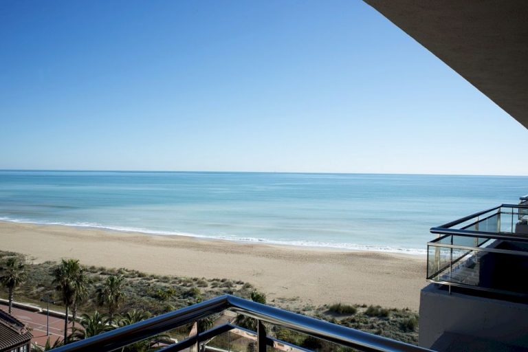 Aparthotel primera linea de playa de Peñíscola - Acualandia