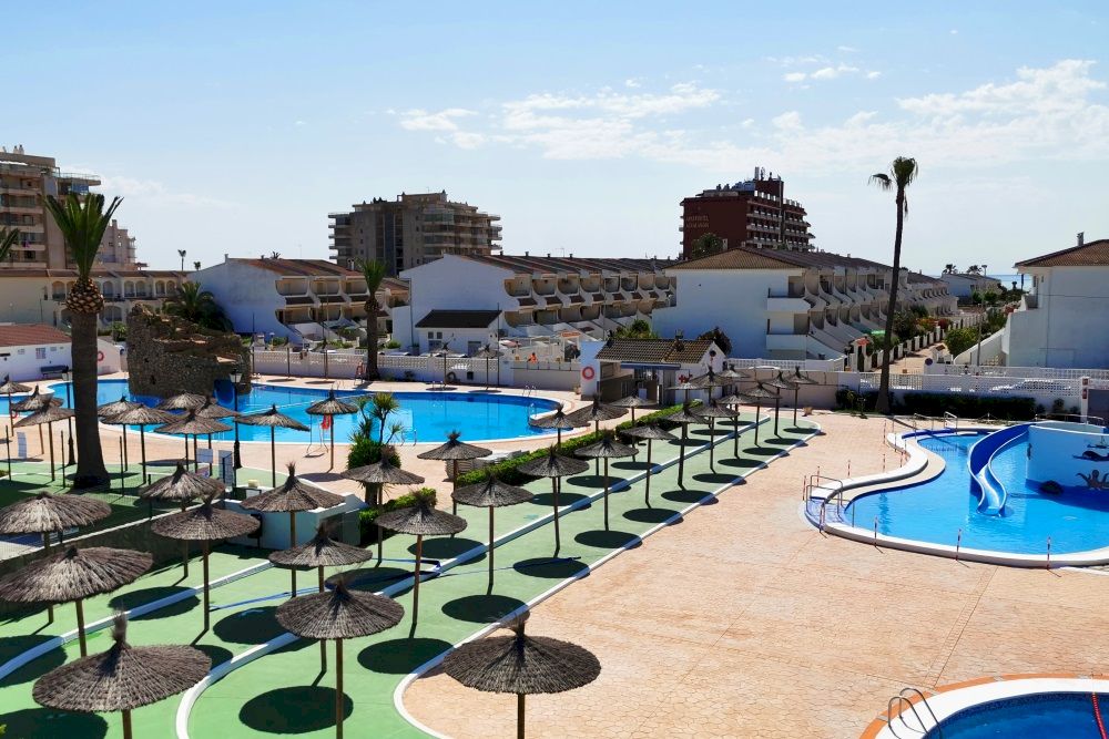 Aparthotel en Peñíscola con piscinas - Acualandia